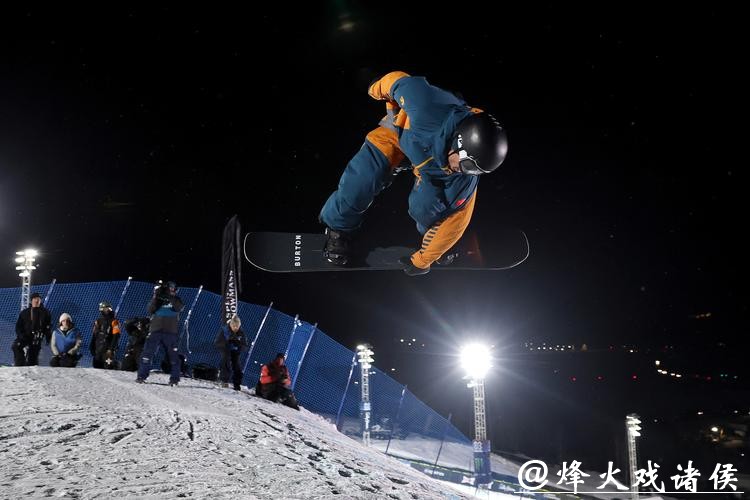 单板滑雪男子U型池预赛 王梓阳排名第10晋级决赛 单板滑雪男子U型池预赛 王梓阳排名第10晋级决赛