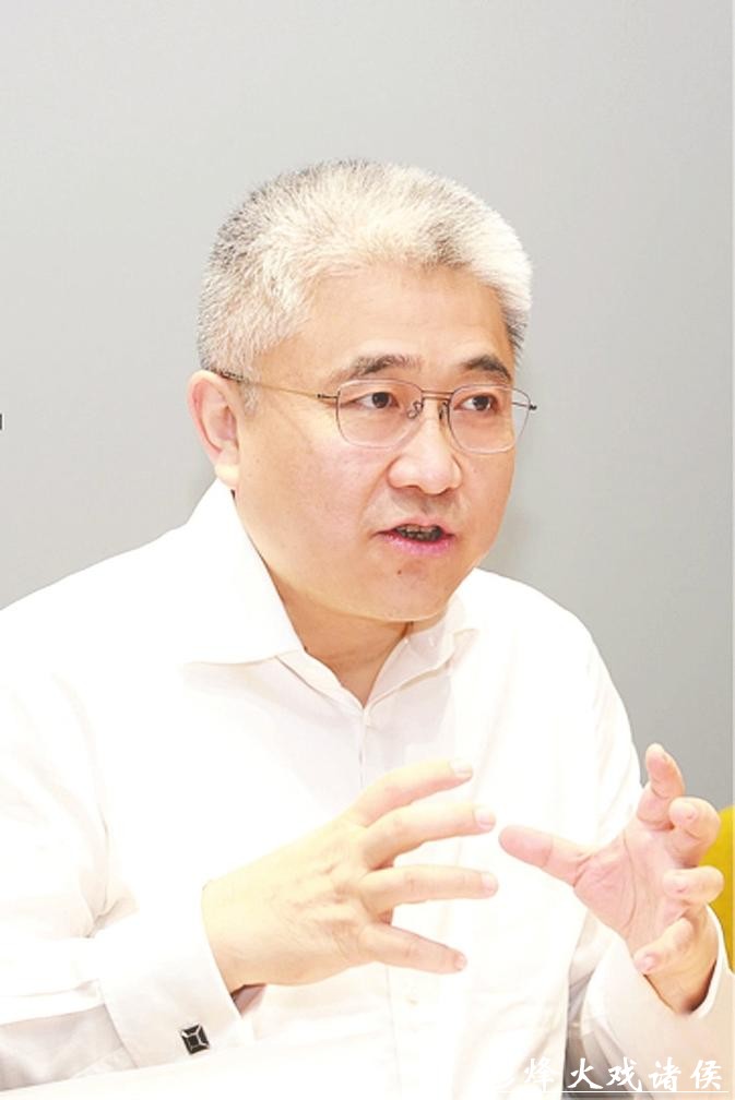 奔驰中国宣布人事调整：销售公司总裁兼首席执行官段建军因个人原因离职，李德思接任